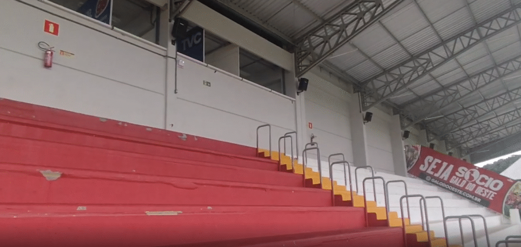 Vereadores solicitam informações sobre uso do espaço sob nova arquibancada do Estádio Domingos Machado de Lima