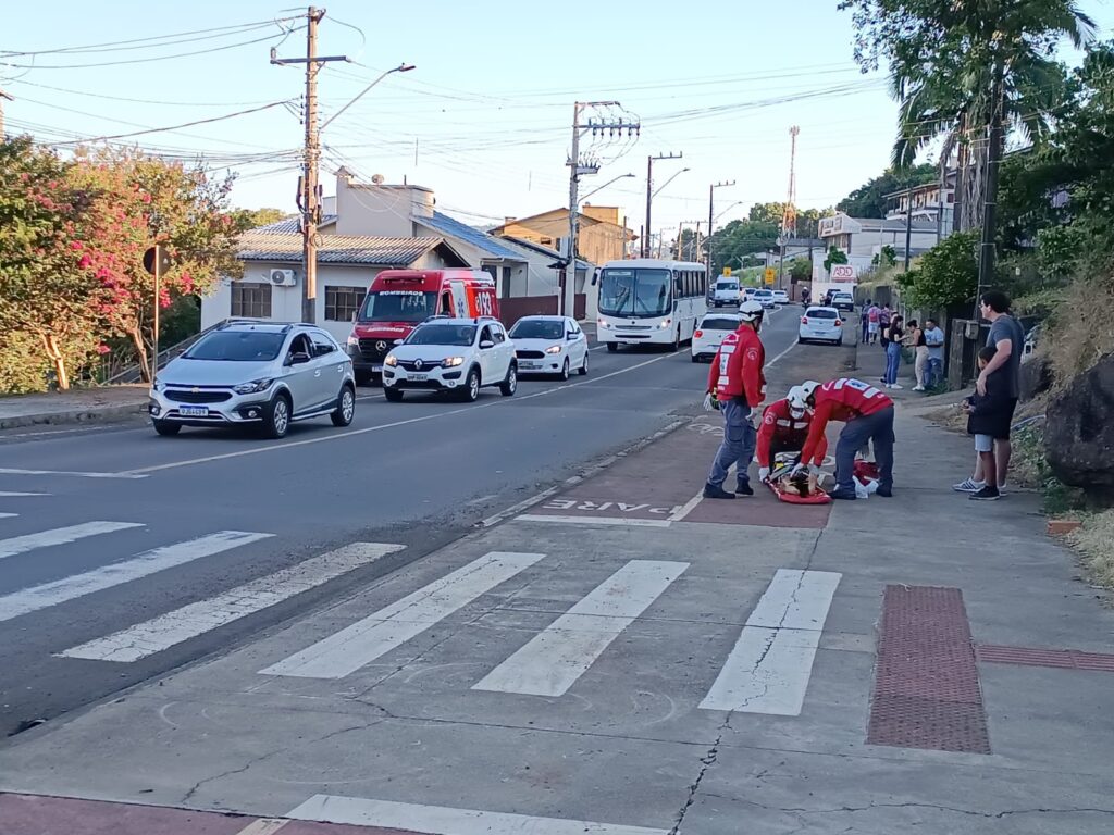 Criança é atropelada na rótula do Bairro Guilherme Reich em Concórdia