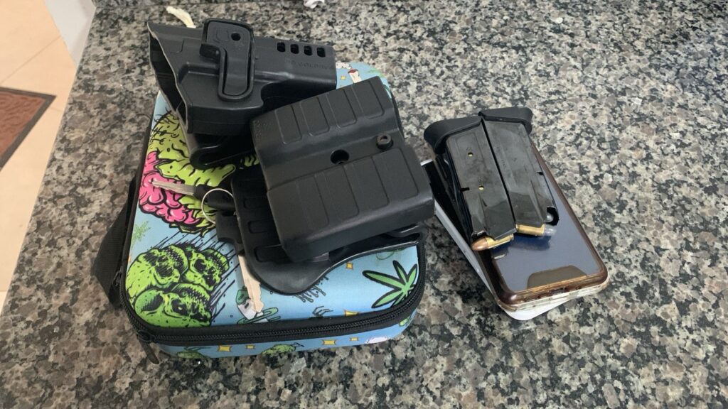 Primeira mão: Homem flagrado com drogas e mais de 35 munições ilegais é denunciado pelo MP