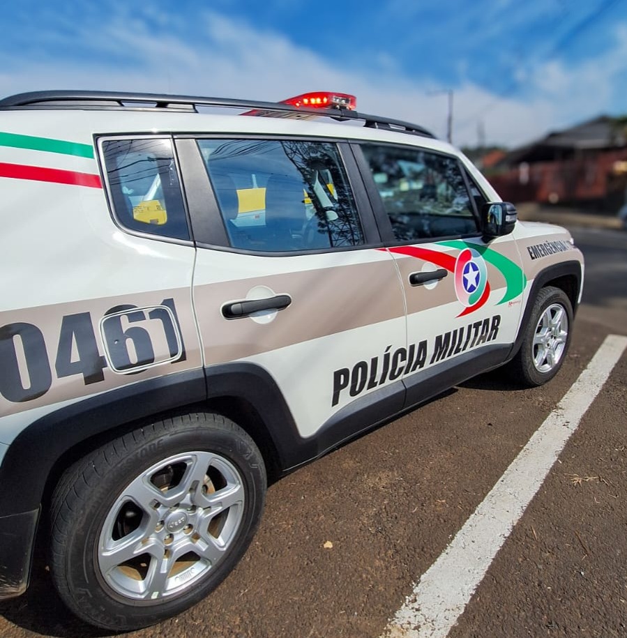 Casal é detido pela Polícia Militar por abandonar cachorro em bairro de Concórdia