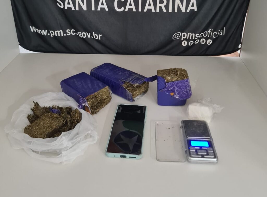 Adolescente é apreendido com mais de um quilo de maconha no Bairro Santa Rita