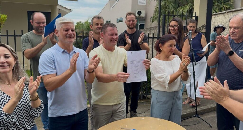 Assinada ordem de serviço para pavimentação de 1,3 km na Rua Leonel Mosele