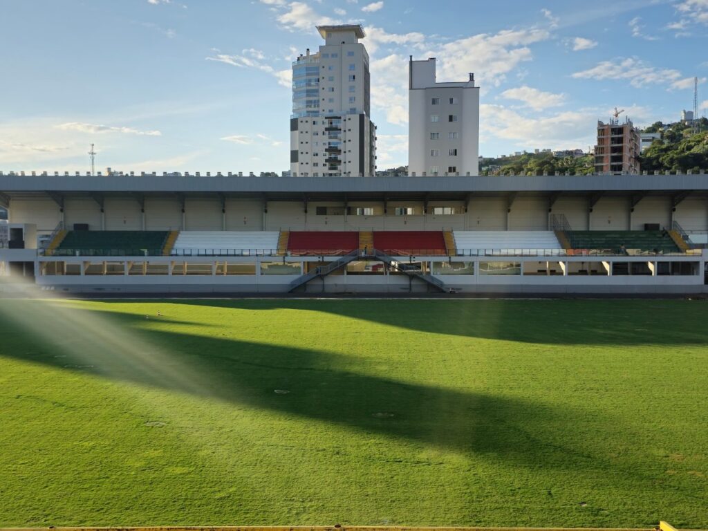 Concórdia anuncia saída de Barcellos e promove Lio Evaristo à coordenação da base