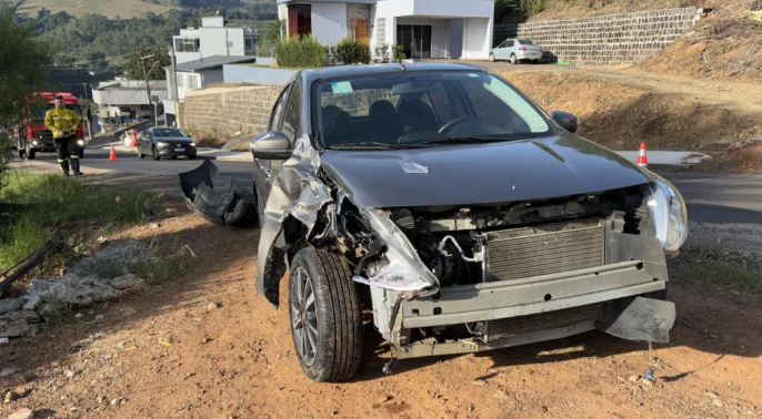 Colisão registrada na saída para Chapecó, em Seara, na manhã desta segunda-feira