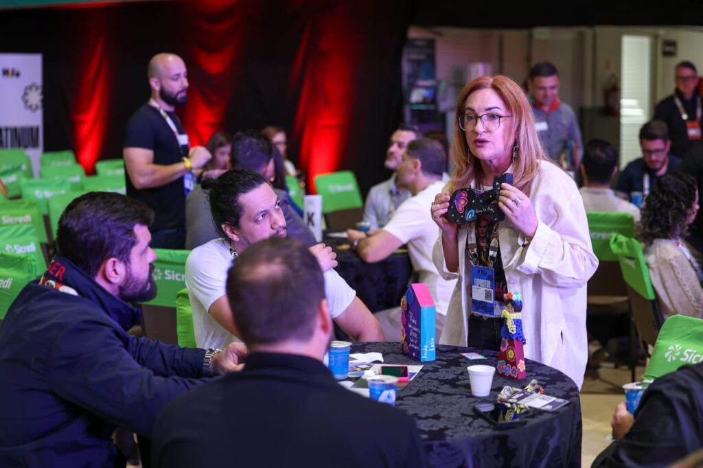 HJ Conference lança “HJ Sombras” para conectar jovens a empresários durante o evento