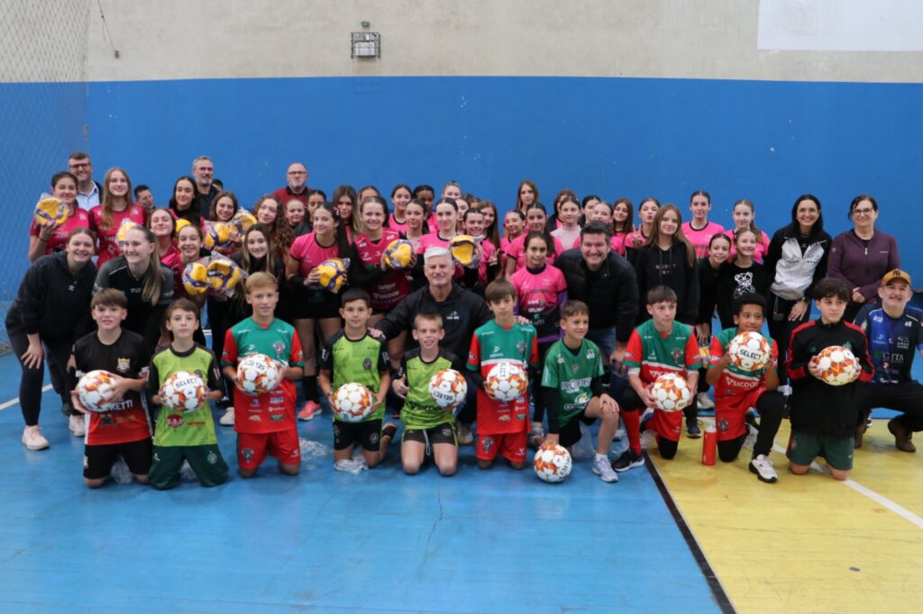 Novos materiais esportivos para escolinhas do município