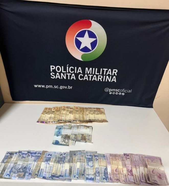 POLÍCIA MILITAR PRENDE MULHER POR TRÁFICO DE DROGAS EM IRANI