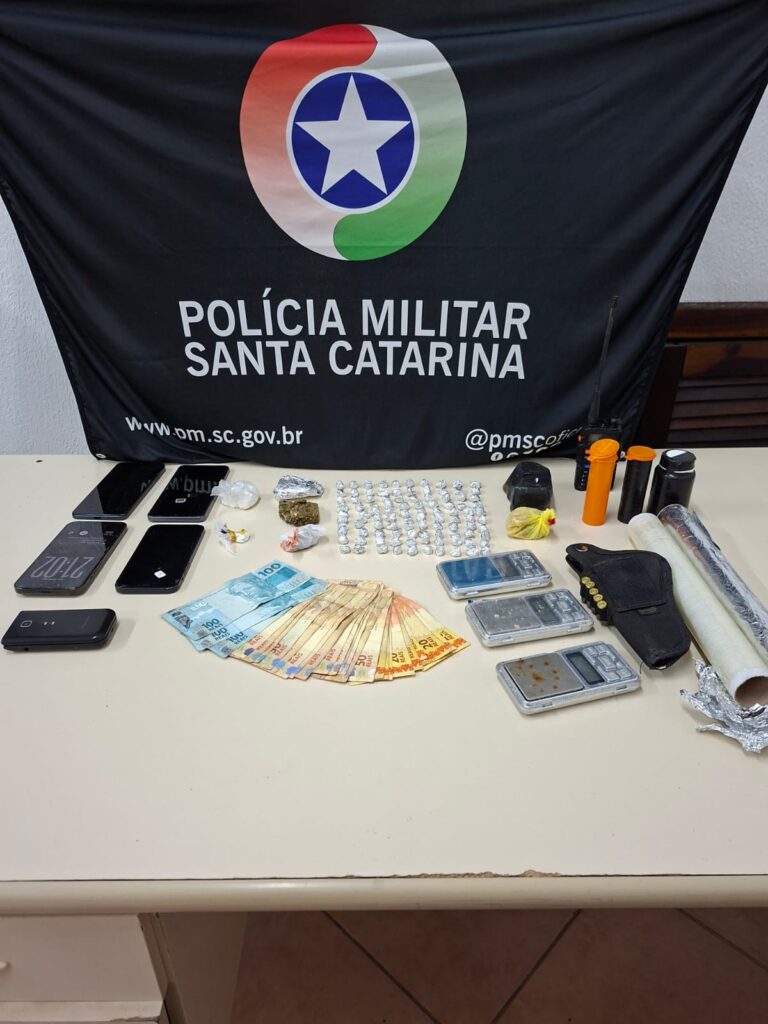 Polícia Militar desarticula ponto de tráfico e captura foragidos na Vila União em Concórdia