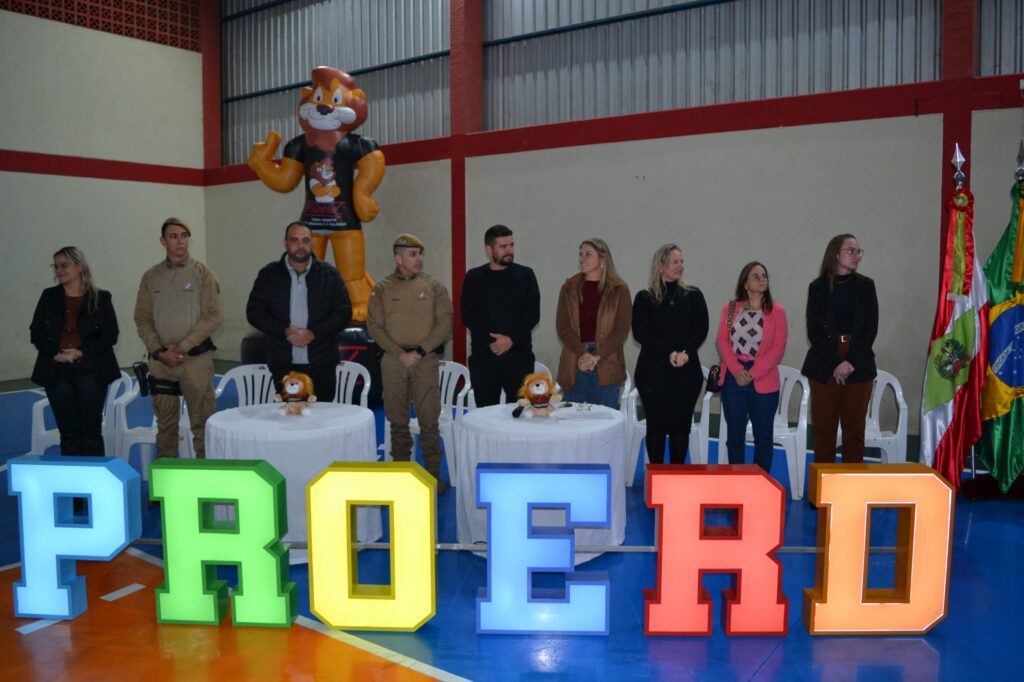 Crianças de Peritiba e Presidente Castello Branco celebram formatura no PROERD rumo a um futuro mais seguro