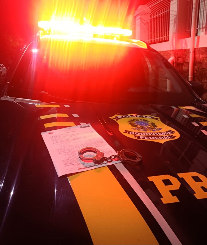 Passageiro é preso após tentar estuprar mulher dentro de ônibus na BR-282
