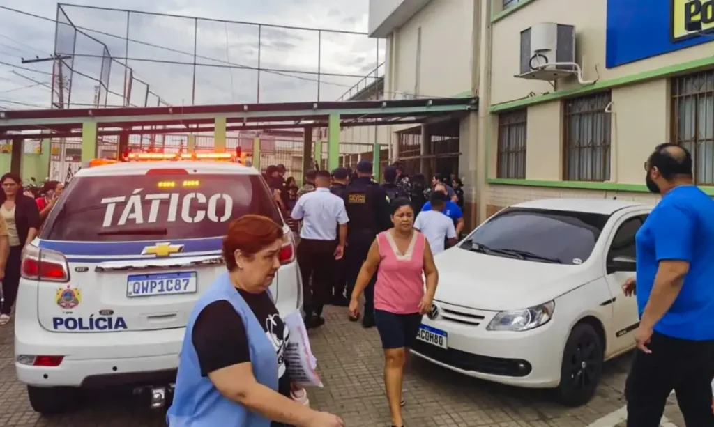 Adolescente invade escola e mata duas funcionárias a tiros no Acre