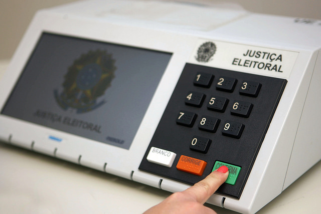 Pesquisa aponta tendência de voto em SC para presidente e senador