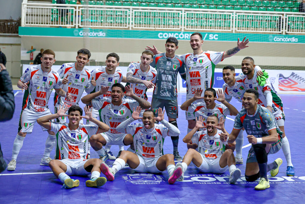 ACF vence o Dracena, embala na reta final e mantém vivo o sonho da classificação