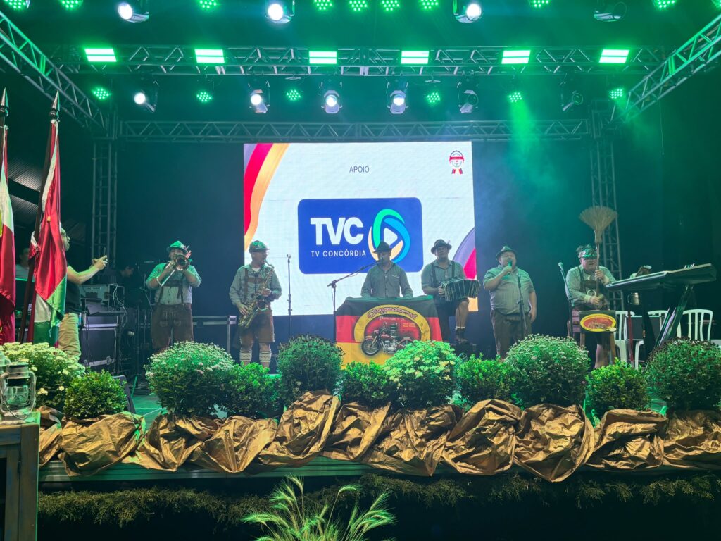 Concórdia celebra os 202 anos da imigração alemã com grande desfile cultural e festa na Rua Coberta