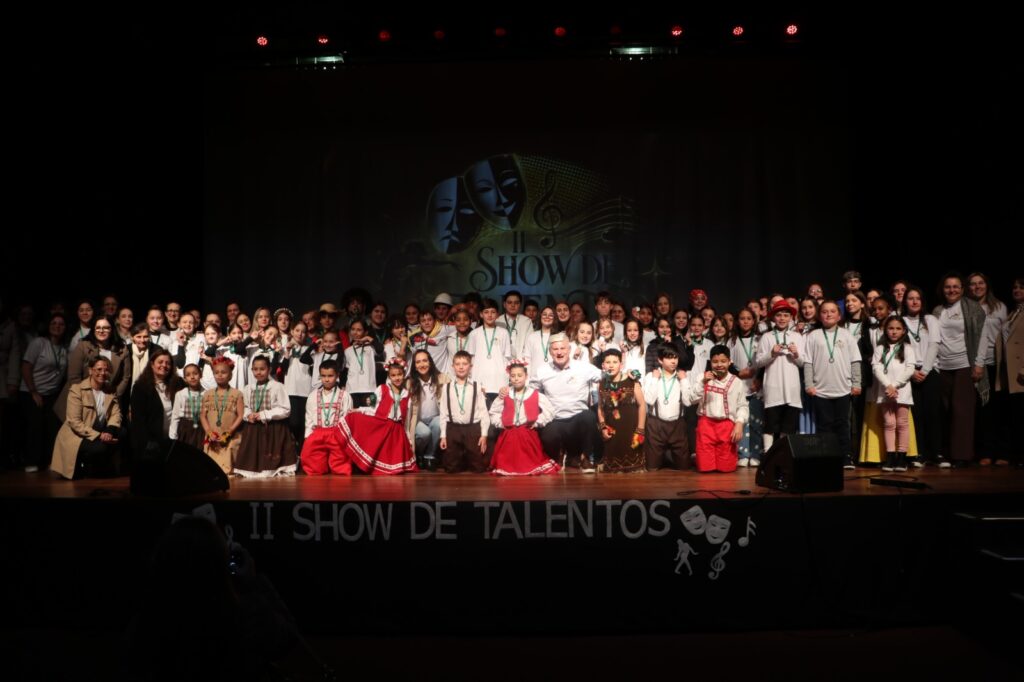 Primeira noite do Show de talentos é realizada na Casa da Cultura