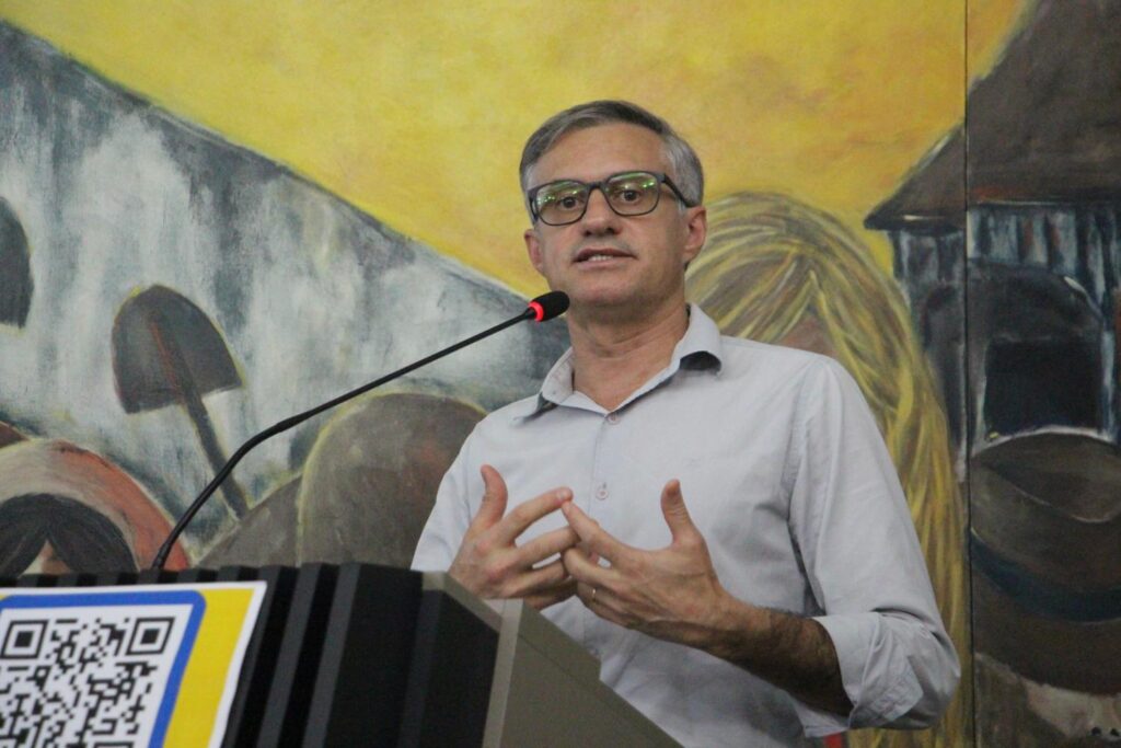 Vereador Evandro Pegoraro solicita operação tapa-buracos urgente na BR-153