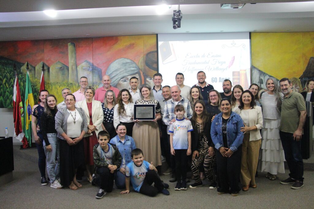 Escola Freya Hoffmann Wettengel é homenageada na Câmara pelos 60 anos de história