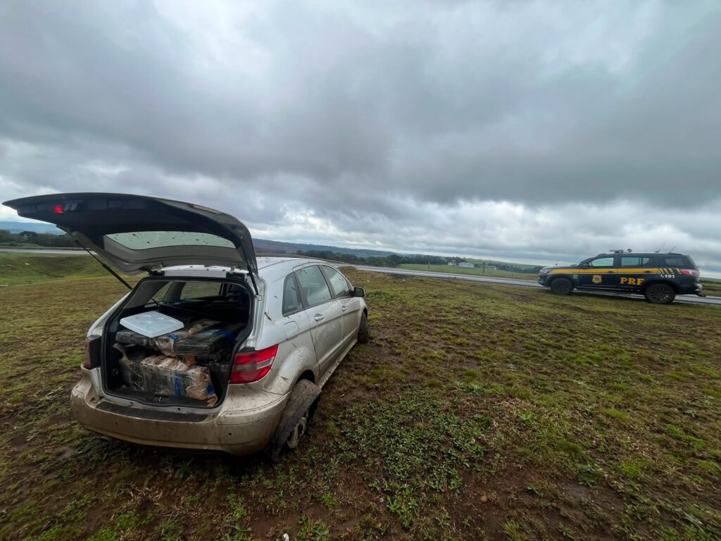 PRF apreende mais de 300kg de maconha após perseguição em Água Doce