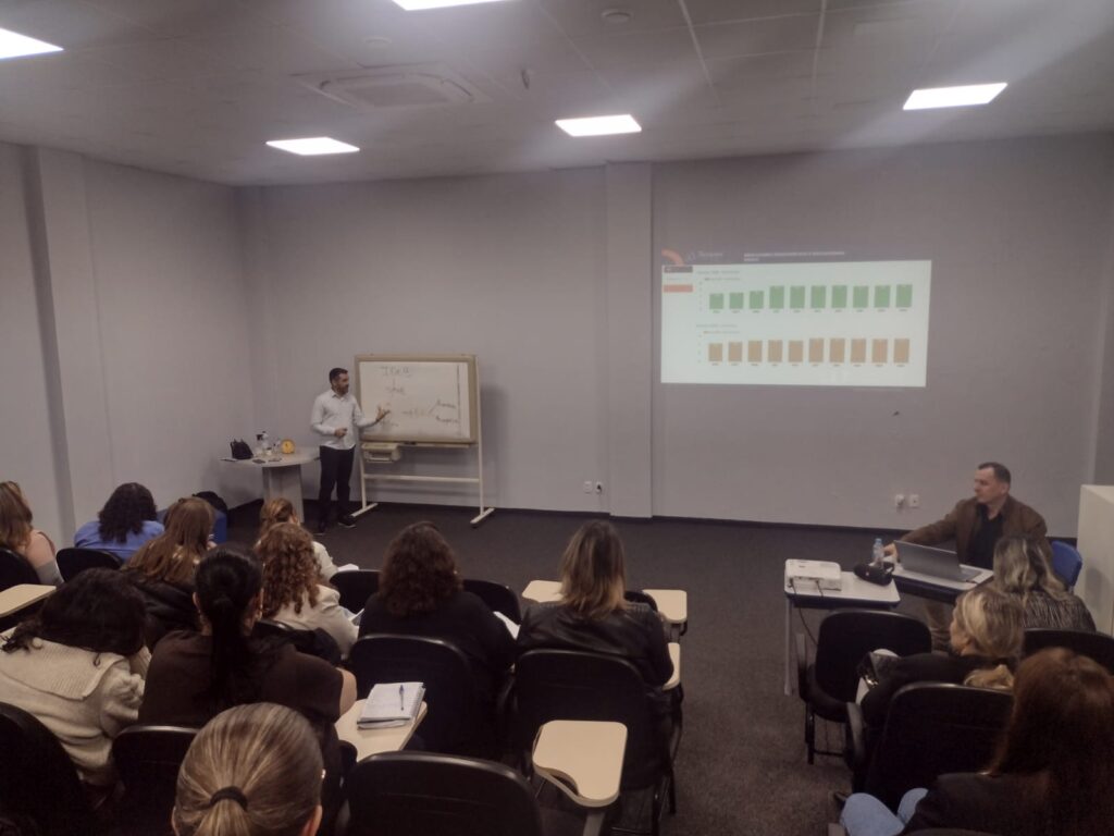 Gestores escolares de Concórdia participam de formação continuada