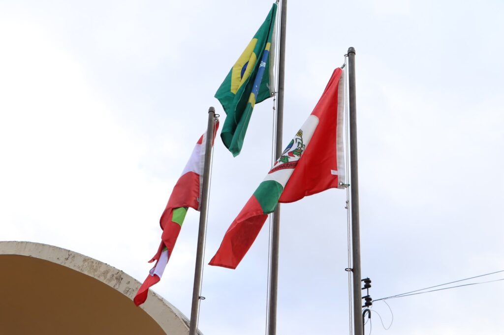 Ato Cívico deste domingo com a presença dos Reservistas e Escola Jardim da Joaninha