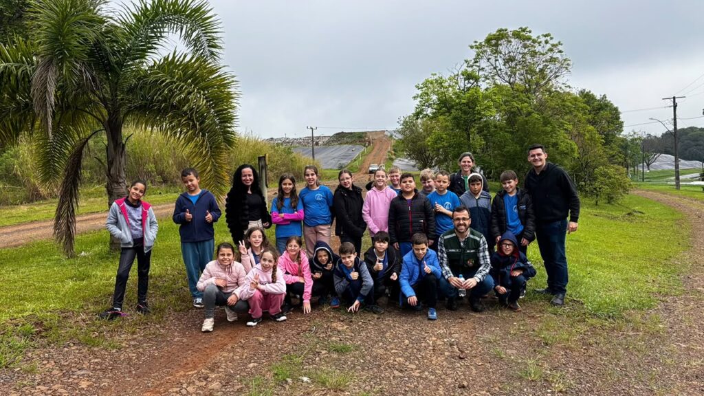 SEMAE recepciona alunos em visita ao aterro sanitário