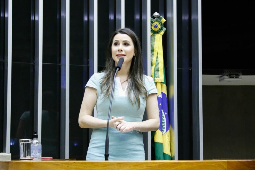 Pesquisa aponta Carol de Toni com 24% na disputa pelo Senado em Santa Catarina