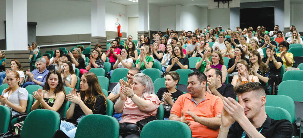 HJ Além dos Muros leva conteúdos gratuitos para espaços de Concórdia