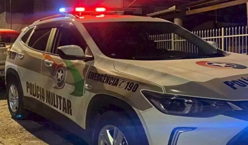 Advogado Jean Maicon Kruse apresenta homem que alega ser autor de disparos em Concórdia