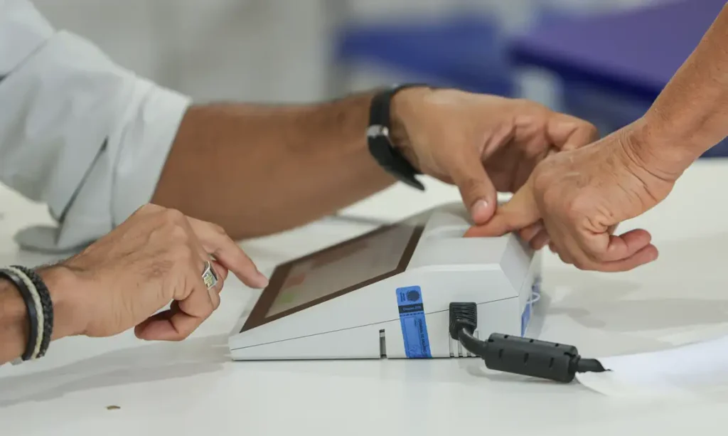 Segundo turno das eleições será realizado em 25 de outubro