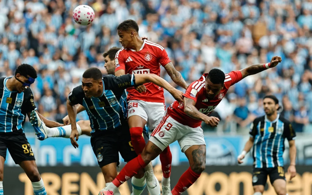 Grêmio e Internacional estão no Z-4 e precisam de reação nas últimas oito rodadas do Brasileirão