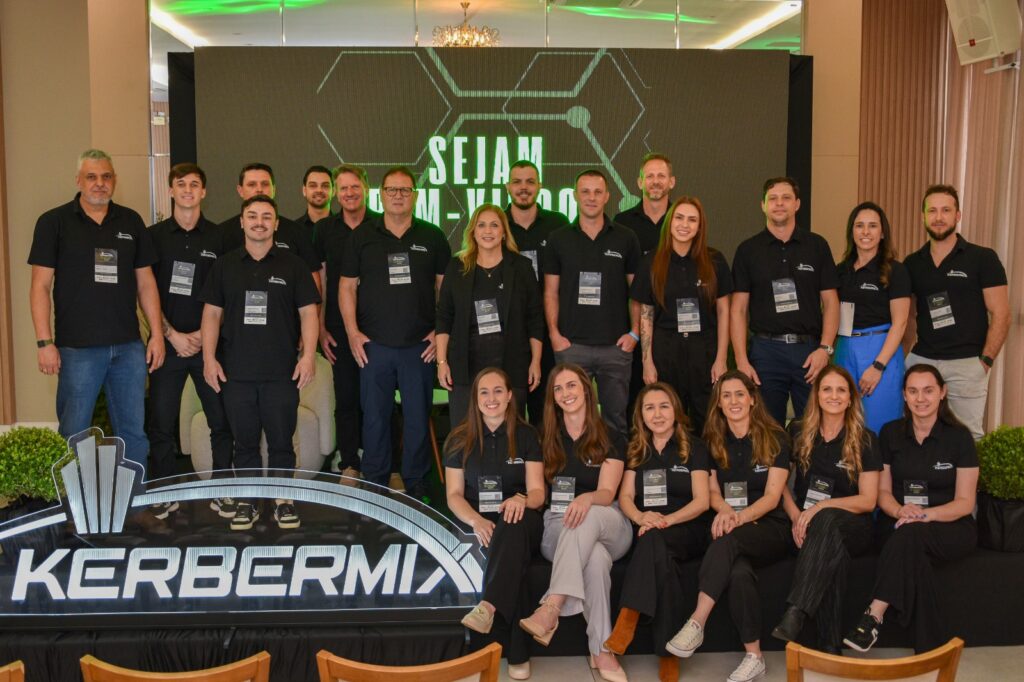 Primeira edição do Kerbermix Summit reúne grandes nomes da construção civil, liderança e negócios em Concórdia (SC)