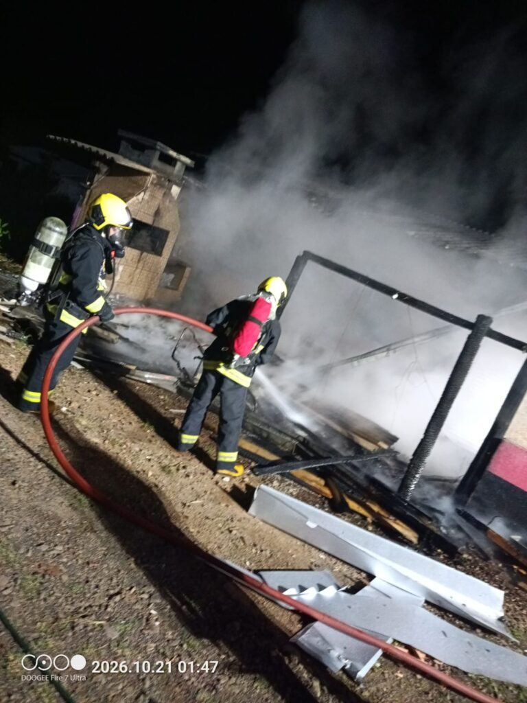 Incêndio mobiliza equipe dos Bombeiros na madrugada de hoje em Concórdia